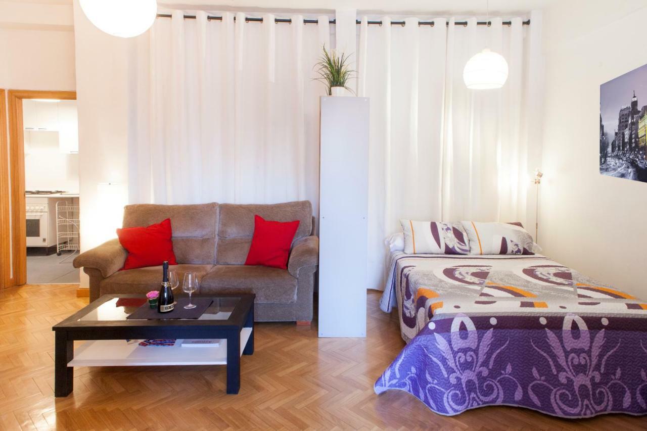 Apartament Segovia Madryt Zewnętrze zdjęcie
